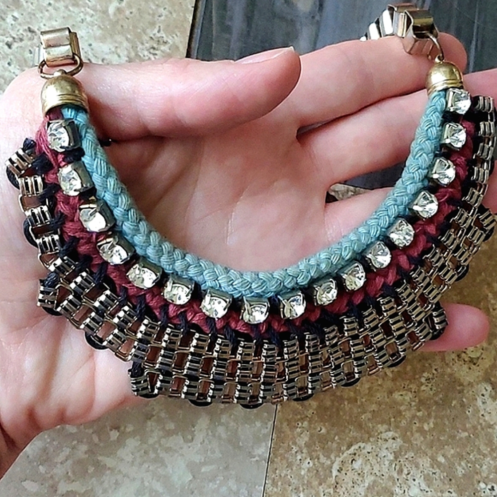 Crochet Rhinestone Bib necklace - Picture 3 of 6